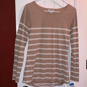 Old navy T-shirt